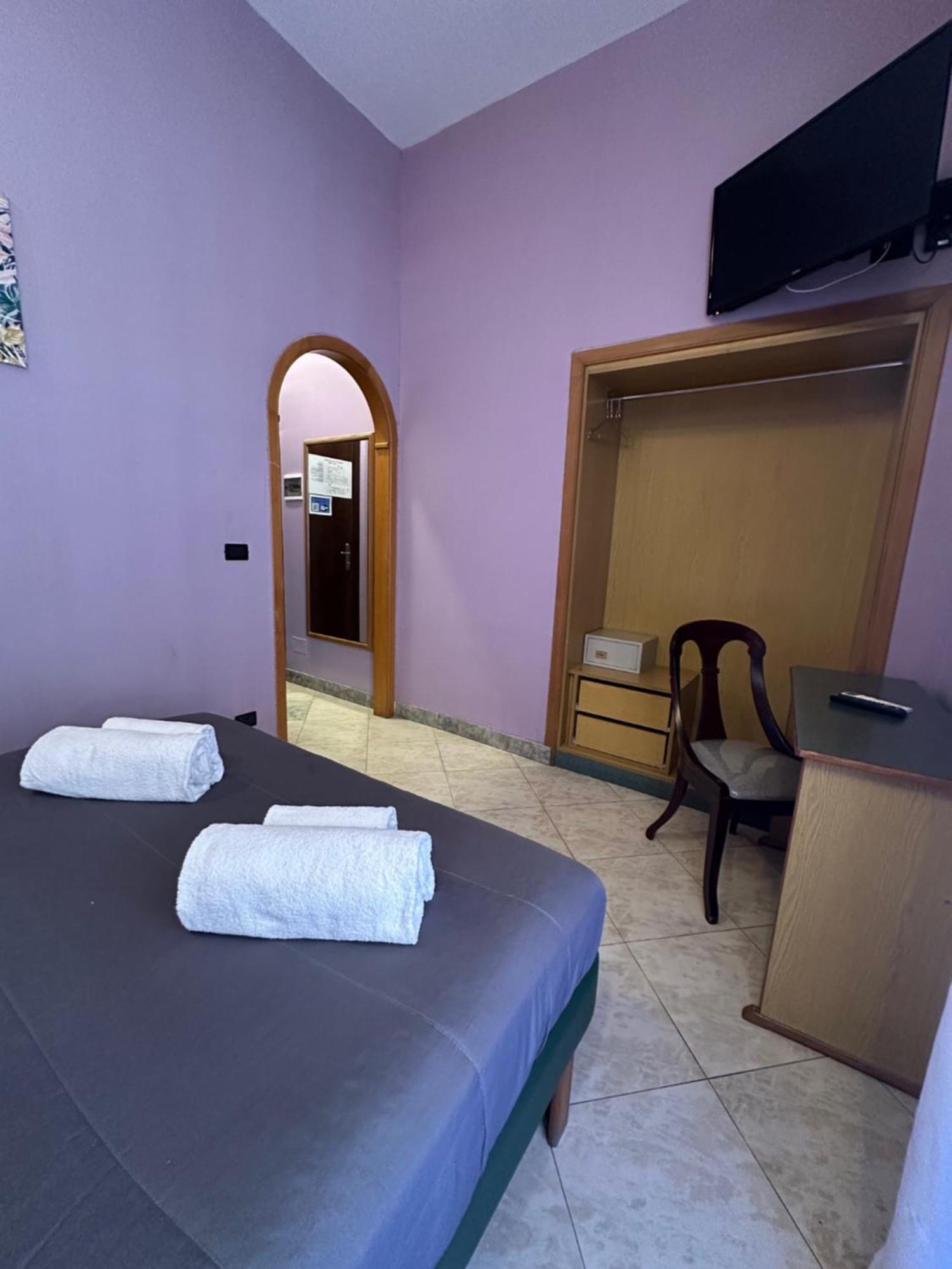Smart Station Hotel Napoli Bagian luar foto