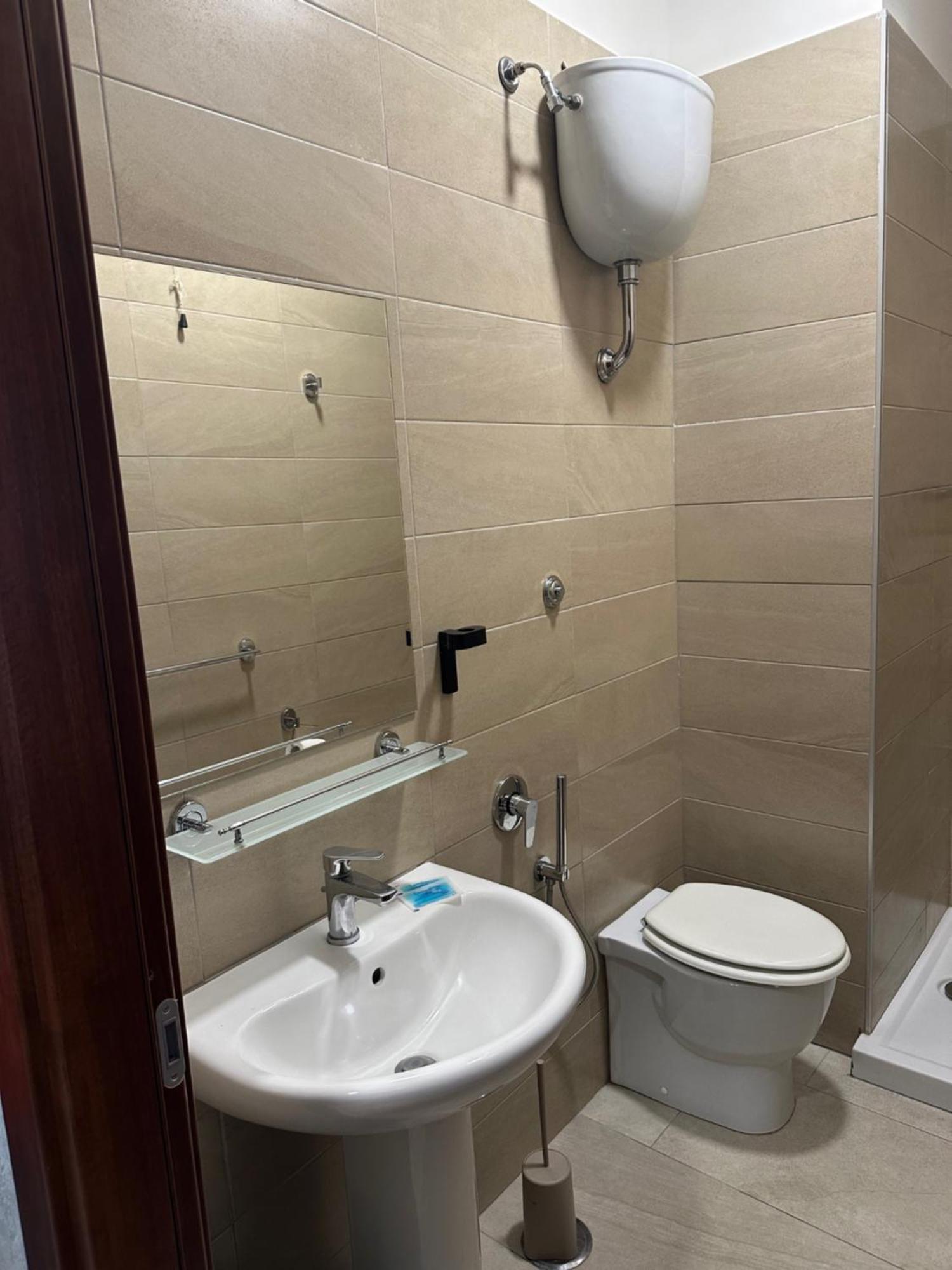 Smart Station Hotel Napoli Bagian luar foto