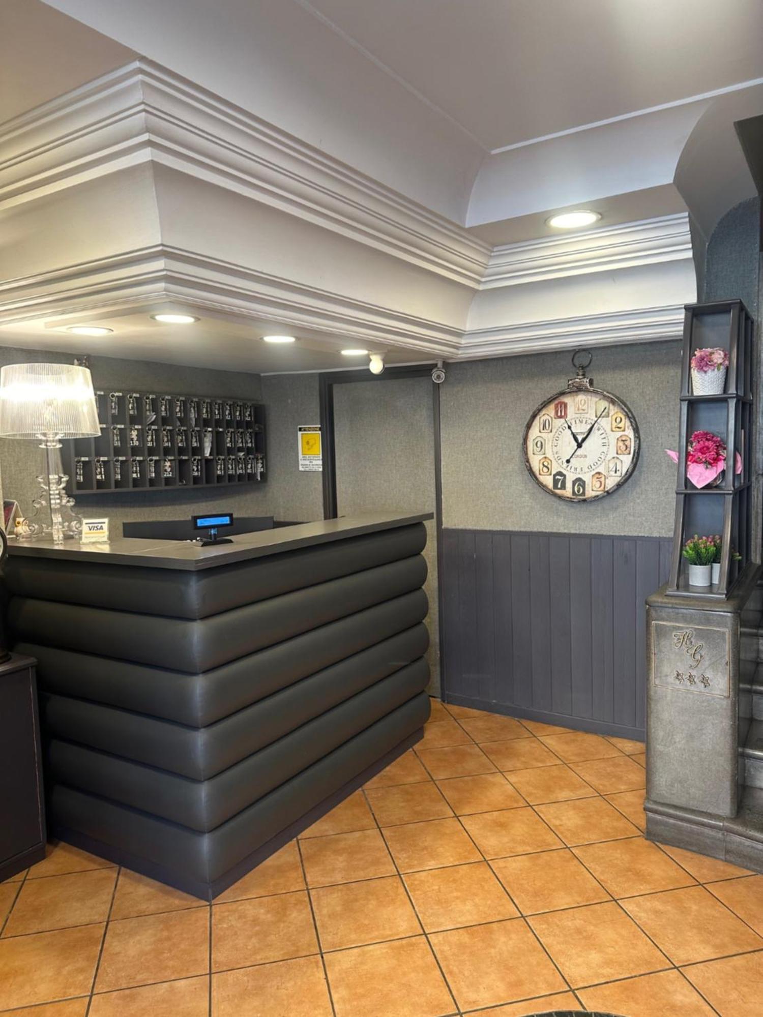 Smart Station Hotel Napoli Bagian luar foto